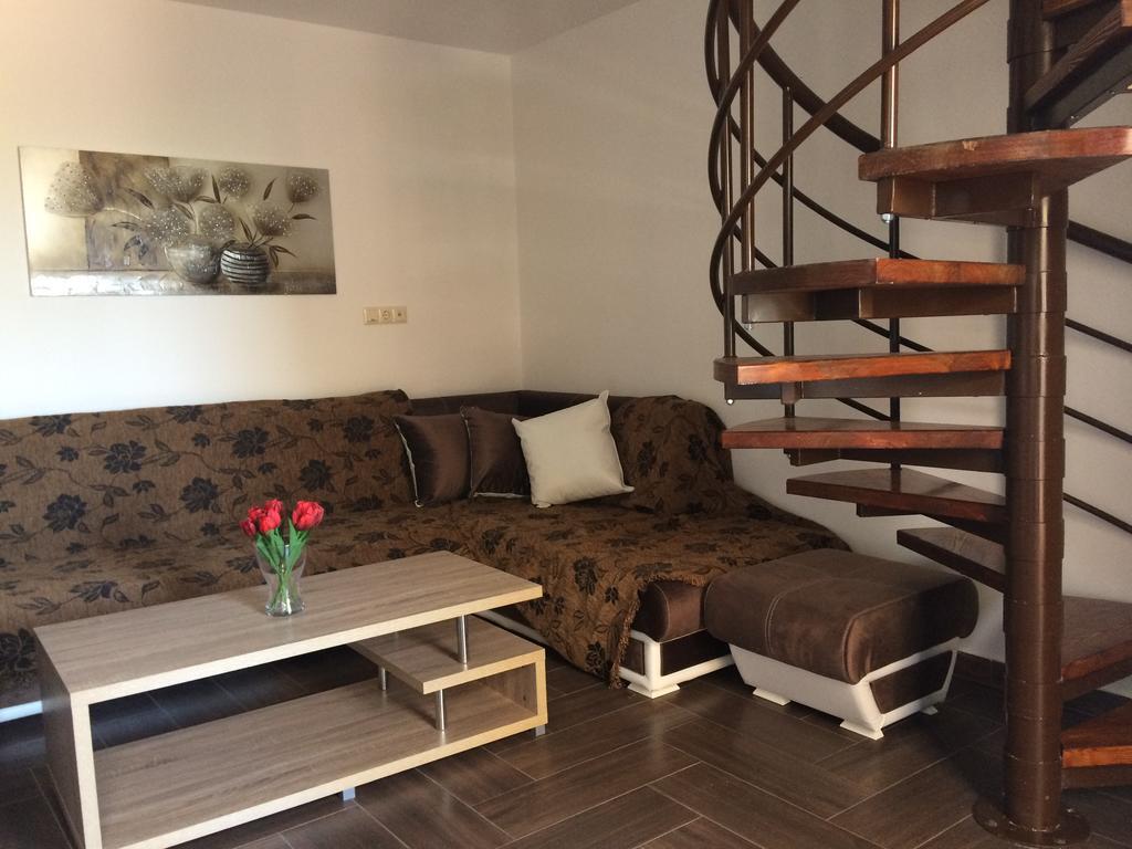 סטאברוס Palmyra Studios מראה חיצוני תמונה
